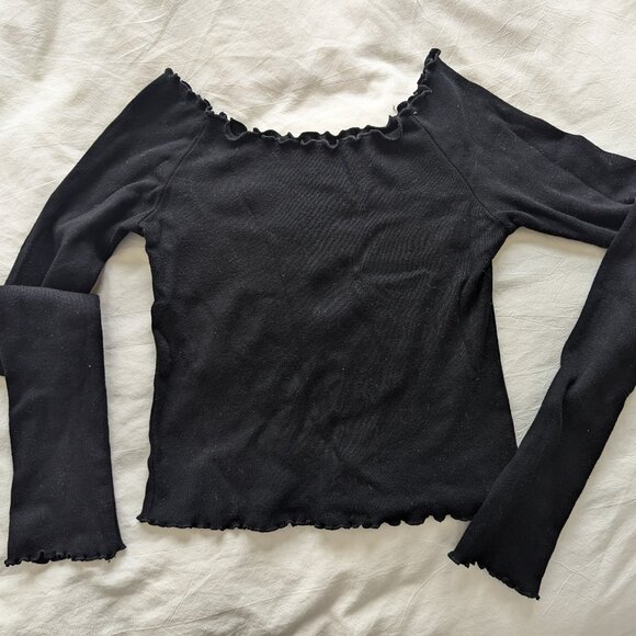 Black off the shoulder long sleeve top from Brandy Melville - Picture 1 of 2